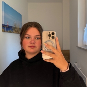 Lucia, Babysitter in Sassenburg