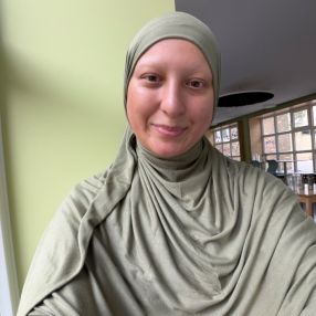 Rabia, Babysitter in Glinde