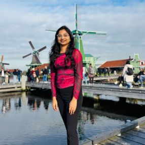 Amulyachandu, Babysitter in Essen