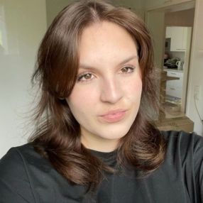 Angelina, Babysitter in Hof