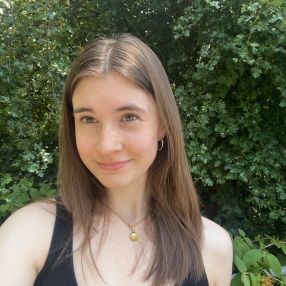 Roya, Babysitter in Eckental