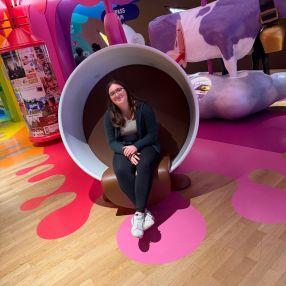 Lena, Babysitter in Kissing