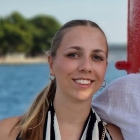 Celine, Babysitter in Schwäbisch Gmünd