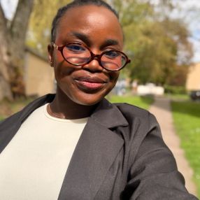 Oghogho, Babysitter in Hamm