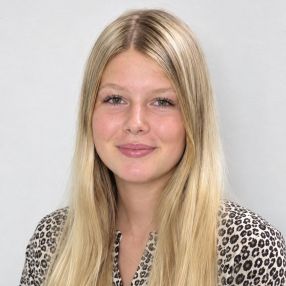 Sandy, Babysitter in Büren