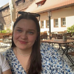 Anna, Babysitter in Zirndorf