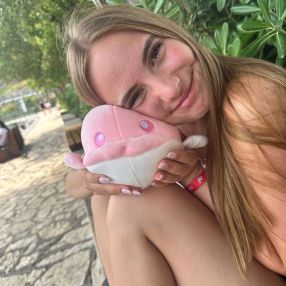Ronja, Babysitter in Lorch