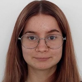 Ariana, Babysitter in Straubing