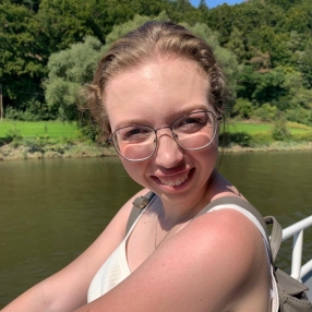 Peyton, Babysitter in Geisenfeld