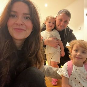 Manon, Familie in Düsseldorf