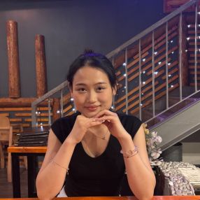 Dương, Babysitter in Hanau