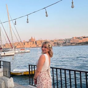 Leoni, Babysitter in Straubing