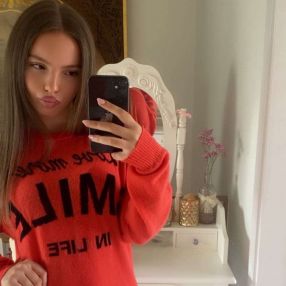 Iris, Babysitter in Oberursel (Taunus)