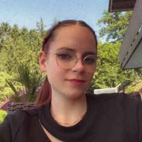 Jasmin, Babysitter in Frankenberg (Eder)