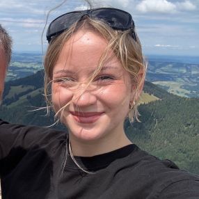 Leonie, Babysitter in Bitterfeld-Wolfen