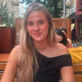 Coline, Babysitter in Herzogenrath