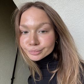 Milita, Babysitter in Köln