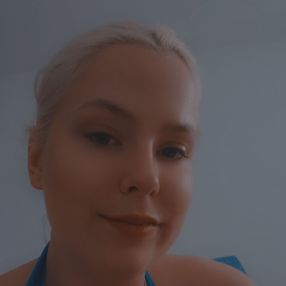Leoni, Babysitter in Itzehoe