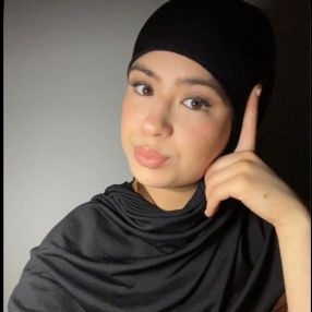 Roya, Babysitter in Langen