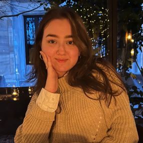 Esra Miray, Babysitter in Hamburg