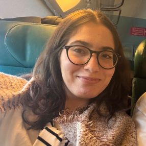 Meriem, Babysitter in Düsseldorf