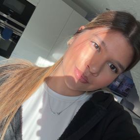Aynisa, Babysitter in Halver