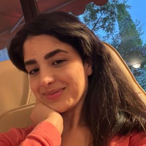 Yasna, Babysitter in Hamburg