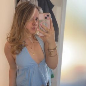 Nora, Babysitter in Michendorf