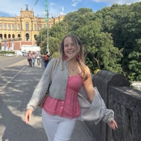 Nora, Babysitter in Michendorf