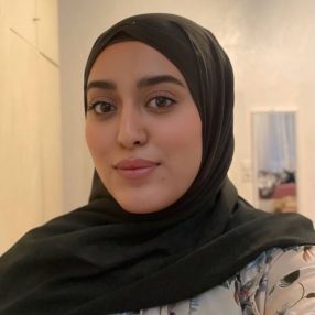 Ayat, Babysitter in Arnsberg