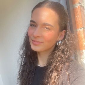 Vineta, Babysitter in Mönchengladbach
