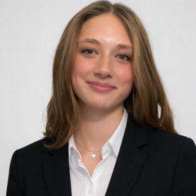 Leonie, Babysitter in Minden