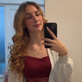 Lina, Babysitter in Saterland