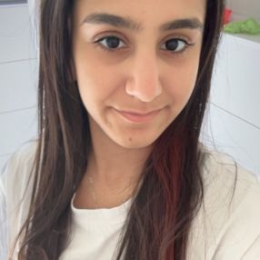 Haniefe, Babysitter in Minden
