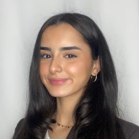 Zineb, Babysitter in Darmstadt