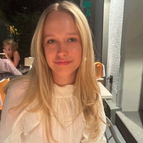 Nele, Babysitter in Kelkheim (Taunus)