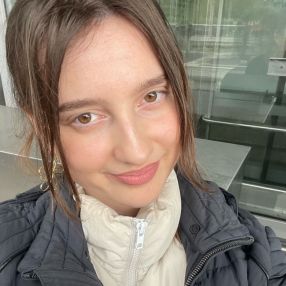 Stacy, Babysitter in Marburg