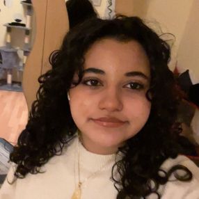 Fairouz, Babysitter in Garching bei München