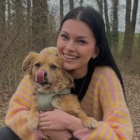 Nike-Sophie, Babysitter in Ahlen