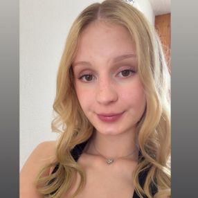 Pia Marie, Babysitter in Wismar
