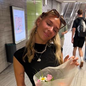 Julia, Babysitter in Nideggen