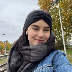 Amilie-Jane, Babysitter in Ronneburg