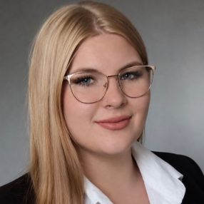 Angelika, Babysitter in Wiesbaden