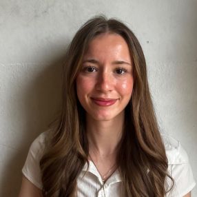 Lia, Babysitter in Meine
