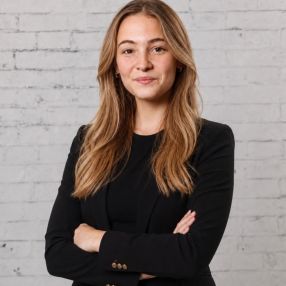 Eva, Babysitter in Bruchköbel