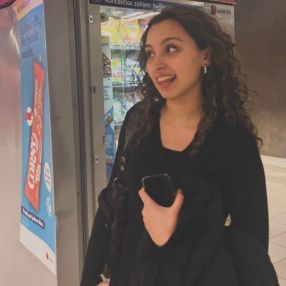 Dora, Babysitter in Vaihingen an der Enz