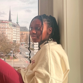 Tia, Babysitter in Bornheim