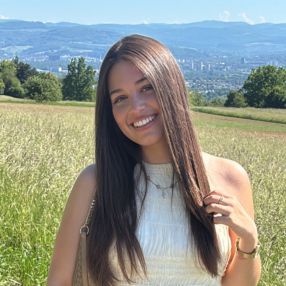 Aymara, Babysitter in Weil am Rhein