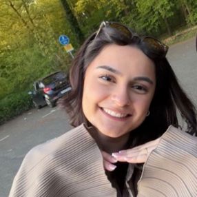 Melda, Babysitter in Hanau
