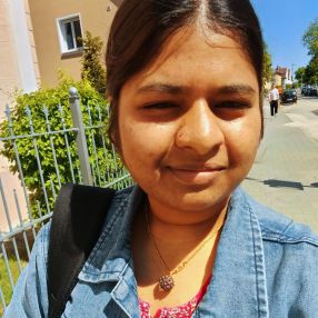 Lakkoju, Babysitter in Ansbach